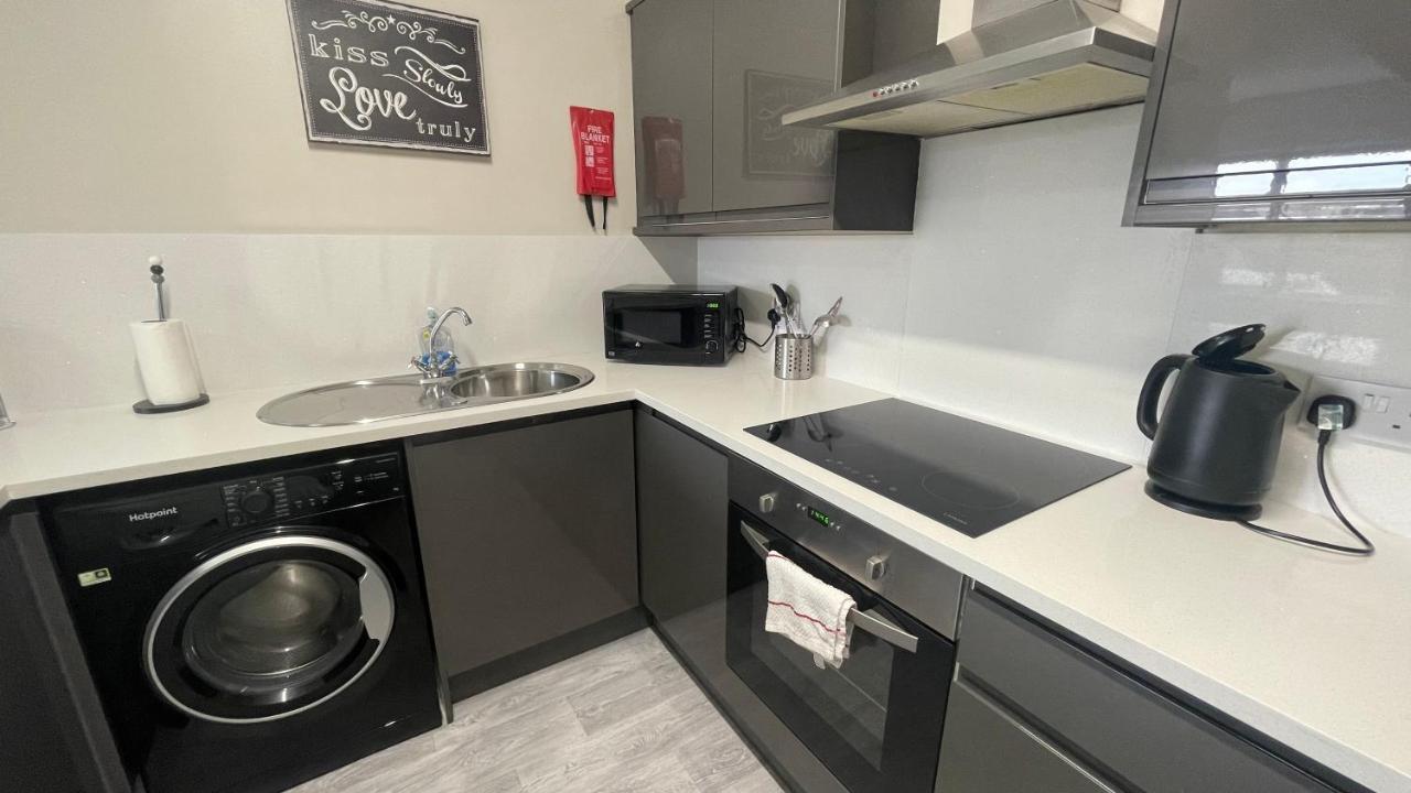 Mays Apartments - 102 Mill Street, Free Parking, 2 Minute Walk To Baltic Market And City Centre - Apartments Sleep 1-10 Guests Liverpool Eksteriør billede