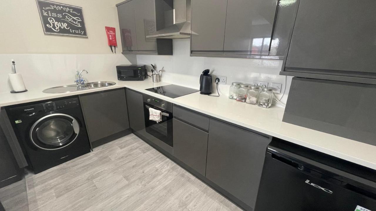 Mays Apartments - 102 Mill Street, Free Parking, 2 Minute Walk To Baltic Market And City Centre - Apartments Sleep 1-10 Guests Liverpool Eksteriør billede