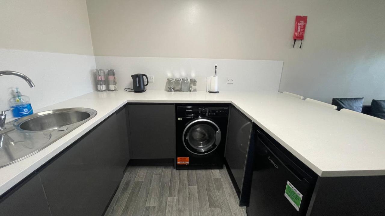 Mays Apartments - 102 Mill Street, Free Parking, 2 Minute Walk To Baltic Market And City Centre - Apartments Sleep 1-10 Guests Liverpool Eksteriør billede
