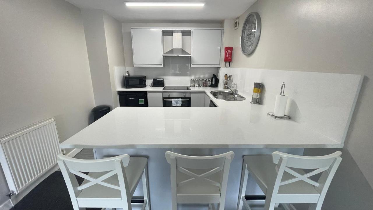 Mays Apartments - 102 Mill Street, Free Parking, 2 Minute Walk To Baltic Market And City Centre - Apartments Sleep 1-10 Guests Liverpool Værelse billede