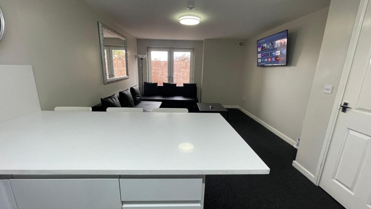 Mays Apartments - 102 Mill Street, Free Parking, 2 Minute Walk To Baltic Market And City Centre - Apartments Sleep 1-10 Guests Liverpool Eksteriør billede