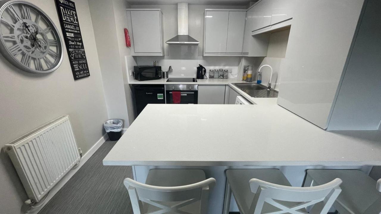 Mays Apartments - 102 Mill Street, Free Parking, 2 Minute Walk To Baltic Market And City Centre - Apartments Sleep 1-10 Guests Liverpool Eksteriør billede